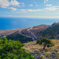 Серпантины по пути в ущелье Имброс, Крите, Греция